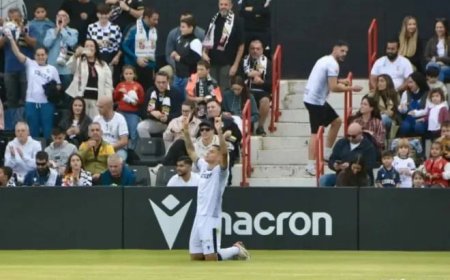 Tragedia en Segunda división: muere un aficionado en las gradas del Ceuta-Almería