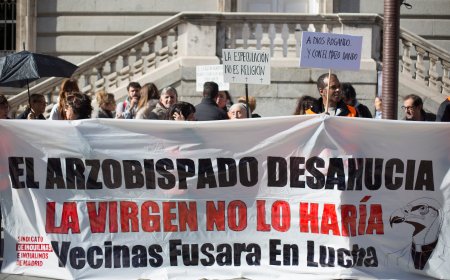 Los vecinos afectados por la venta de 13 edificios de la Iglesia: “Nos quieren echar a la calle para meter a turistas”