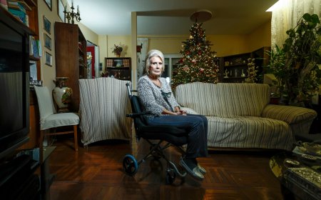María, víctima de ETA y en silla de ruedas, acosada por un fondo para que abandone su casa