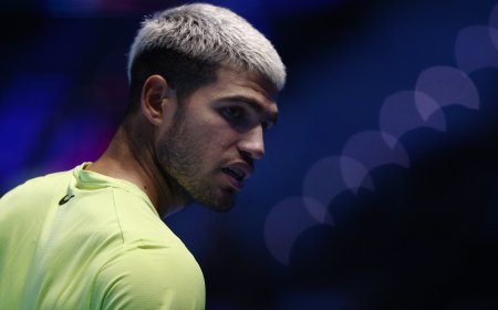Alcaraz, baja en la Copa Davis a causa de una lesión muscular