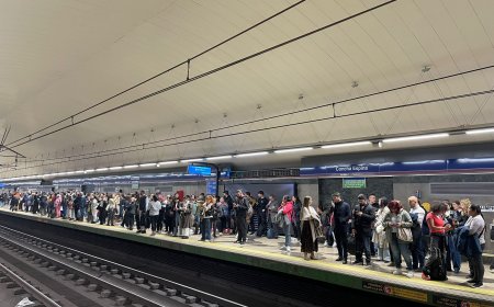 La avería mecánica de un tren provoca aglomeraciones en la estación de Metro de Concha Espina