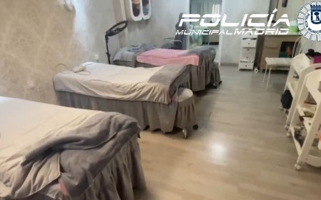 La policía municipal precinta tres clínicas estéticas clandestinas en Usera
