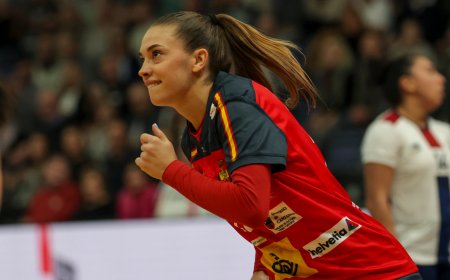La selección femenina de balonmano regresa de las catacumbas y logra un triunfo de gran valor contra Montenegro