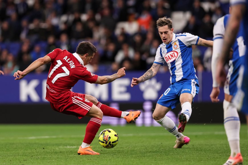 El Espanyol sufre, pero vence a un gran Sevilla