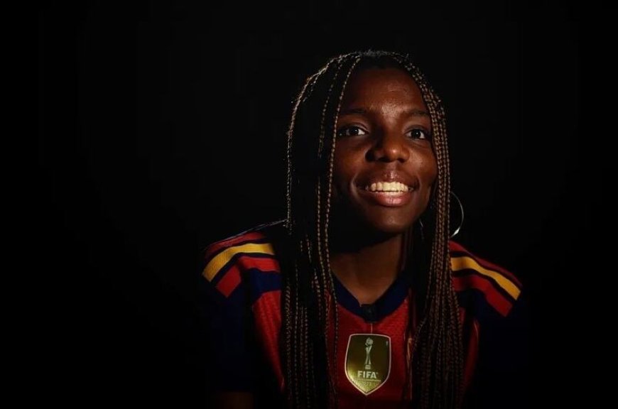 De la patera al estrellato: la inspiradora historia de Edna Imade, la nueva jugadora de la Roja