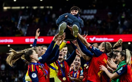 España, la selección que quiere “seguir inspirando”, mira al futuro tras su tercer título en tres años