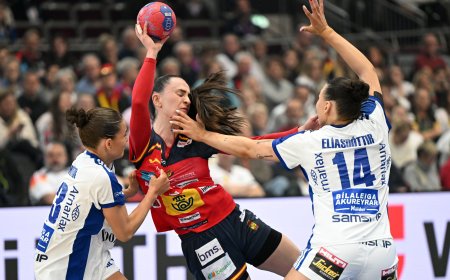 España gana con susto a Islandia y todavía se aferra a las matemáticas en el Mundial femenino de balonmano