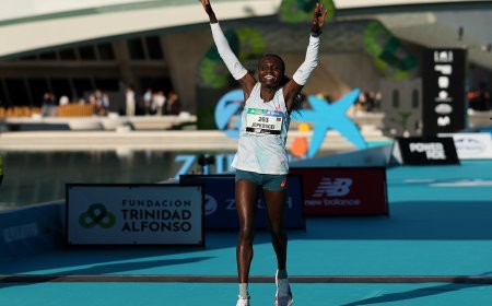 Joyciline Jespkosgei se convierte en Valencia en la cuarta maratoniana más rápida de la historia