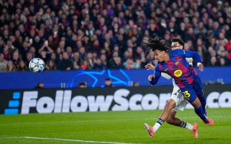 El momento Koundé salva al Barcelona ante un defensivo Eintracht