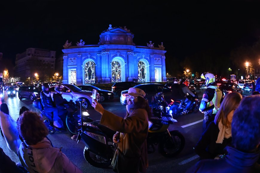 Polémica por la iluminación en El Retiro: el paisaje urbano frente a la postal navideña