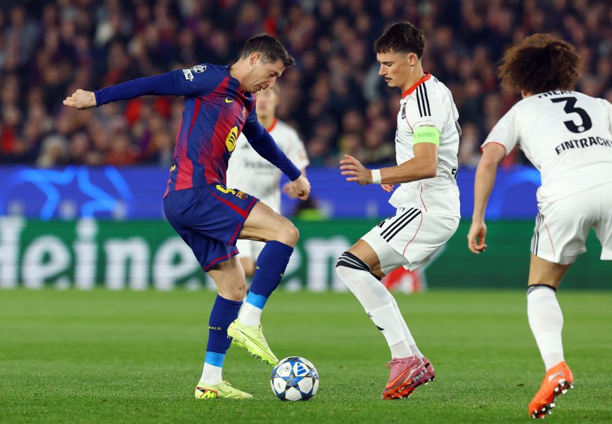 Barcelona - Eintracht, en directo | Ventaja alemana al descanso (0-1)