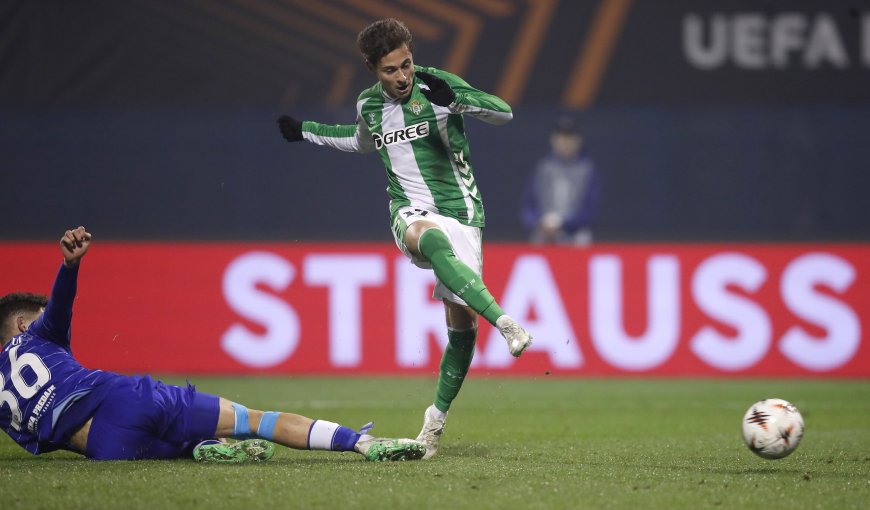 El Betis se asegura el pase con un solvente triunfo en Zagreb