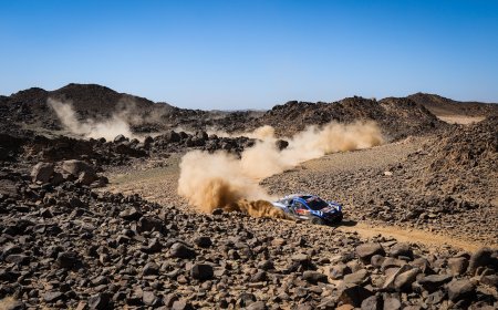 Carlos Sainz y Tosha Schareina: la apuesta española para ganar el Rally Dakar que empieza hoy
