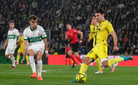 Despierta Mikautadze y el Villarreal atiza a un Elche desorientado