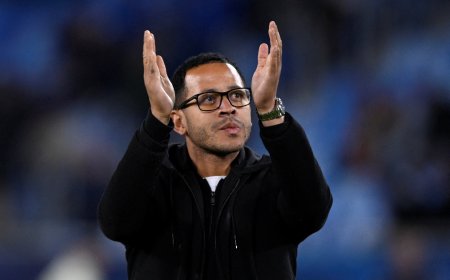El Chelsea ficha a Rosenior, un entrenador sin experiencia, hasta 2032