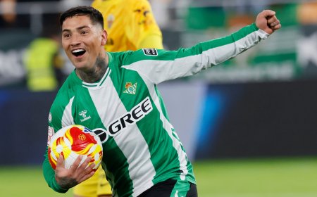 Ávila rescata al Betis ante un Elche que dio mucha guerra