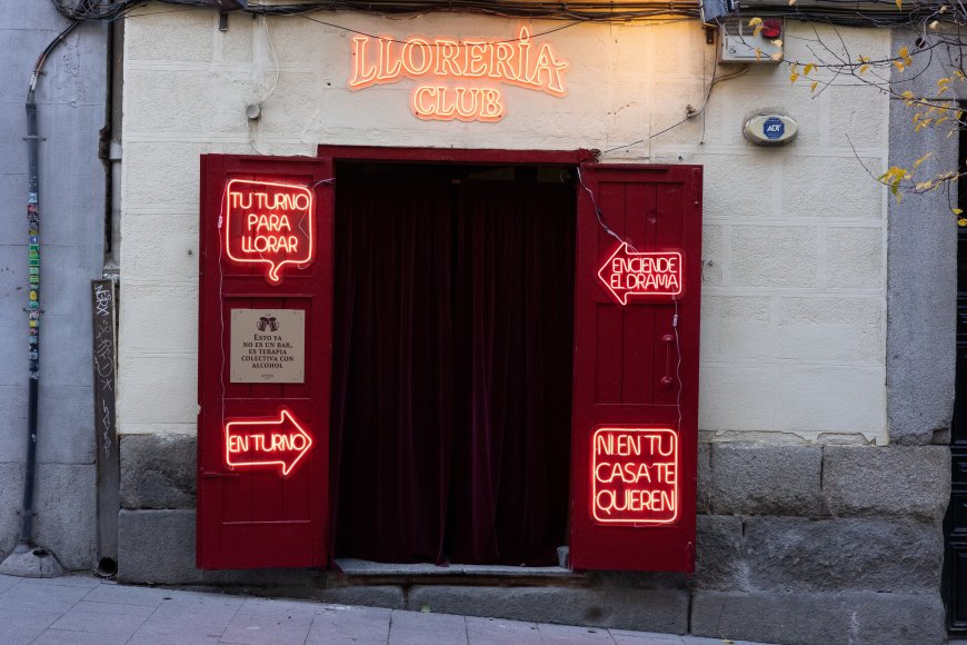Un lugar donde llorar, uno para tomar vino y otro para comer suflé: planazos para este fin de semana en Madrid