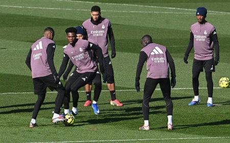 Real Madrid - Rayo Vallecano en directo | Pitos en el Bernabéu a sus jugadores al salir a calentar