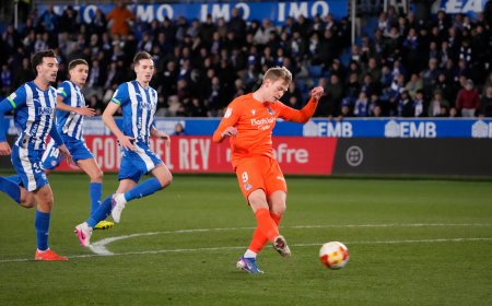 La Real sobrevive tras una fantástica remontada al Alavés
