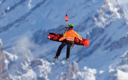 La campeona olímpica Lindsey Vonn se rompe en plena final de descenso en los Juegos de Milán-Cortina en los que brilla su compatriota Johnson