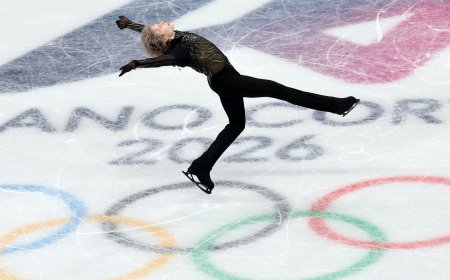 El patinador Ilia Malinin, aun a medio gas, salva el oro para EE UU