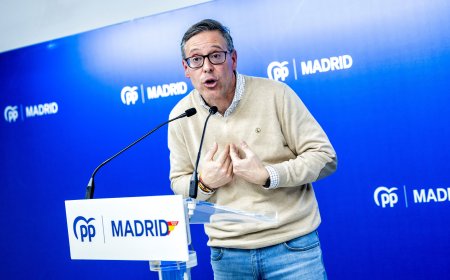 Alfonso Serrano, número tres de Ayuso, declarará como testigo por una filtración policial que criminalizaba la inmigración
