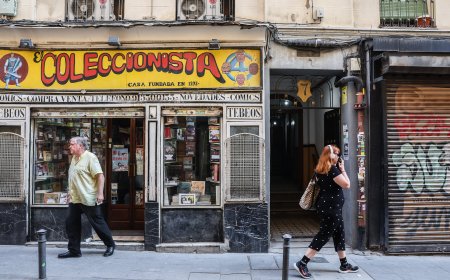 Los vecinos de Tribulete comienzan su resistencia en el juzgado contra el fondo al que acusan de acoso inmobiliario