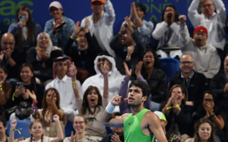 Piernas, pulmones, mosqueo y remontada: Alcaraz culmina la demolición de Khachanov