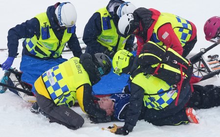 El vigente campeón del mundo de esquí ‘freestyle’, Finley Melville Ives, es evacuado de emergencia en Livigno tras una brutal caída
