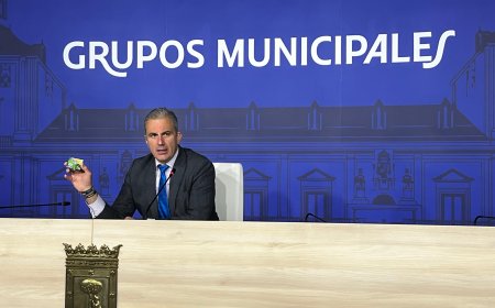 Ortega Smith planta cara a Abascal: se aferra a la portavocía del Ayuntamiento de Madrid y Vox suspende de militancia a dos de sus ediles
