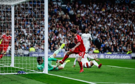 El último show de Mourinho: el entrenador sigue la derrota del Benfica en el Bernabéu desde el autobús del equipo