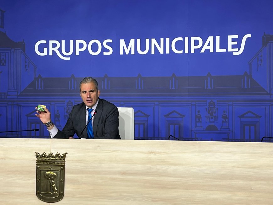 Ortega Smith planta cara a Abascal: se aferra a la portavocía del Ayuntamiento de Madrid y Vox suspende de militancia a dos de sus ediles
