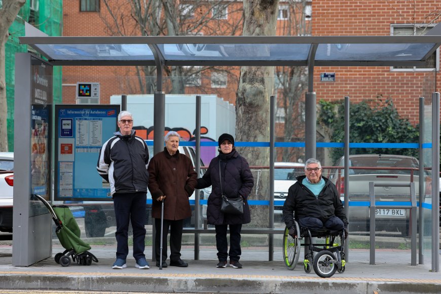Más de una hora de trayecto y varios transbordos para recibir radioterapia: la odisea desde Ciudad Lineal al Ramón y Cajal