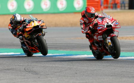 Pedro Acosta queda segundo y empieza la temporada líder de MotoGP mientras que los hermanos Márquez no puntúan