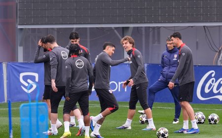 La sonrisa de Pablo Barrios, que regresa ante el Tottenham, es la de Simeone