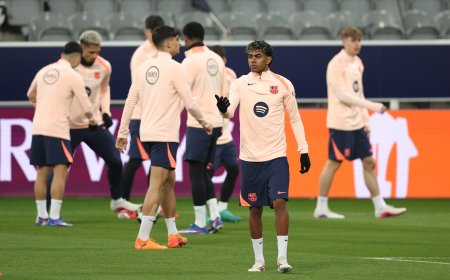 Newcastle - Barcelona en directo | Flick apuesta por Araujo en el centro de la zaga junto a Cubarsí
