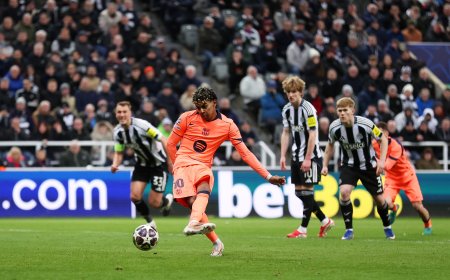 Newcastle - Barcelona en directo | El Barça rescata un empate en la última jugada con un gol de penalti de Lamine