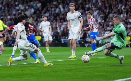 Real Madrid - Atlético en directo | El Atlético gana al descanso en el Bernabéu