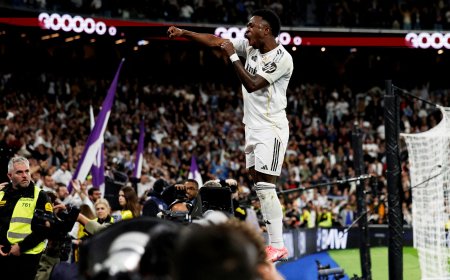 Vinicius quiere que siga la Liga y decanta con un doblete el triunfo del Madrid ante el Atlético