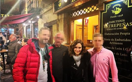 La porosa relación entre Ayuso y Quirón: la noche que un alto cargo del grupo cerró un local para cenar con ella en León