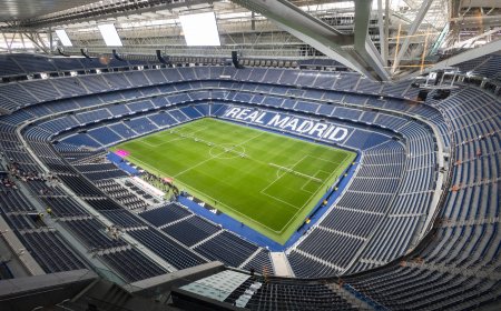 Pistas de tenis en el Santiago Bernabéu para el Mutua Madrid Open
