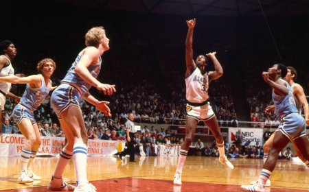 Larry Bird y Magic Johnson, a 47 años del inicio del gran show