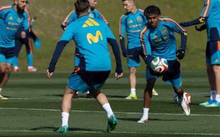 Con los minutos de Lamine Yamal en el punto de mira: “Mi responsabilidad es sacar un equipo para ganar”, dice De la Fuente
