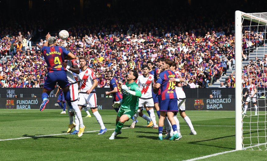 Barcelona - Rayo en directo | El Barça gana al Rayo con un gol de Araujo y un enorme Joan García