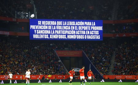 La FIFA abre un expediente a la RFEF por los cánticos racistas en Cornellà
