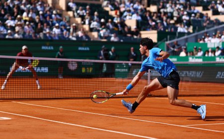 Alcaraz - Vacherot en directo | Alcaraz se impone en dos sets (6-4 y 6-4) y se mete en la final de Montecarlo