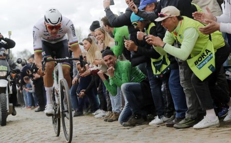 Tadej Pogacar - Mathieu van der Poel, locos por el infierno de Roubaix