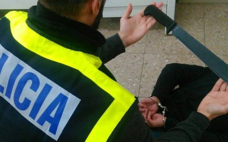 Una venganza entre pandilleros gestada en la oscuridad de un portal