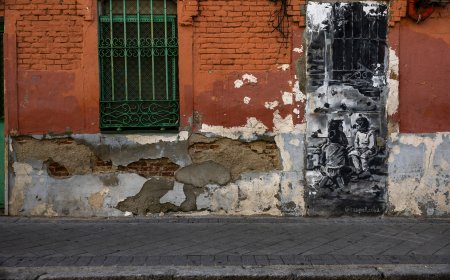 Peironcely 10 y Capa, rehenes de la batalla por la memoria en España