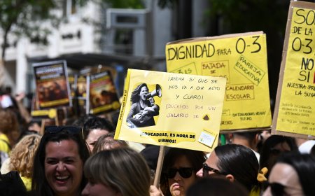 Las trabajadoras de las escuelas infantiles llegan al pleno de Cibeles: “Nos condenan a cobrar el salario más bajo durante más de dos años”